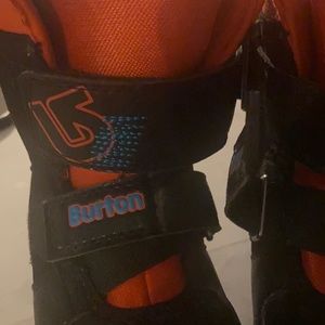 Button mini grom size 12 - 13 snowboard